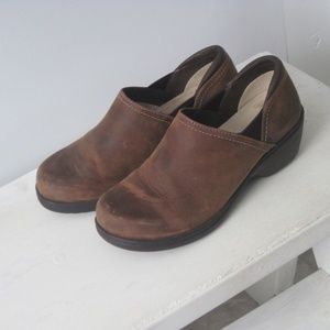 size 7 LL Bean leather clogs